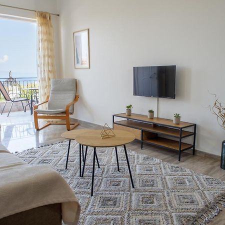 Almyros Aktis Seaview Apartment 칼라마타 외부 사진