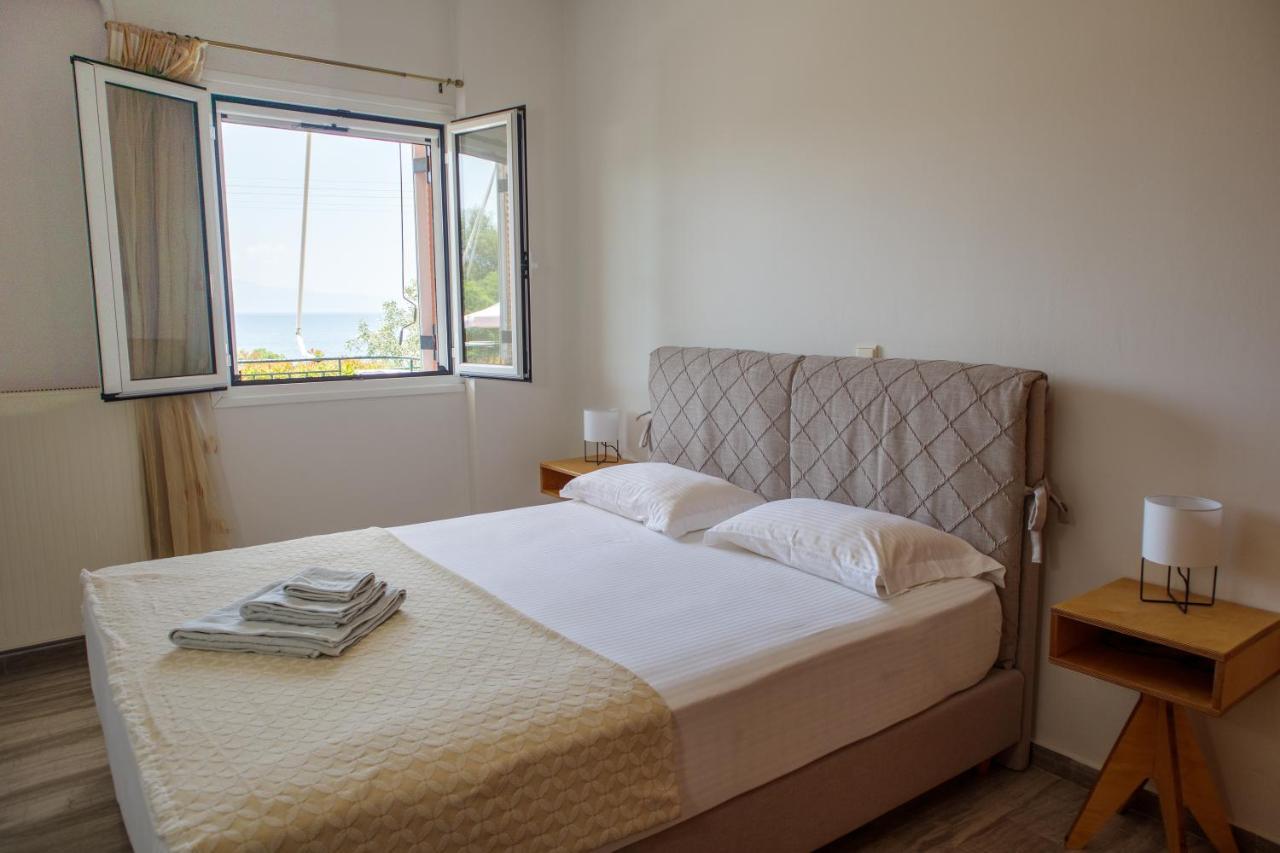 Almyros Aktis Seaview Apartment 칼라마타 외부 사진