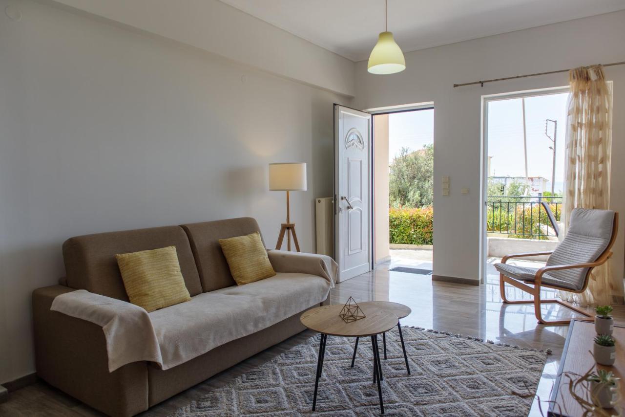 Almyros Aktis Seaview Apartment 칼라마타 외부 사진