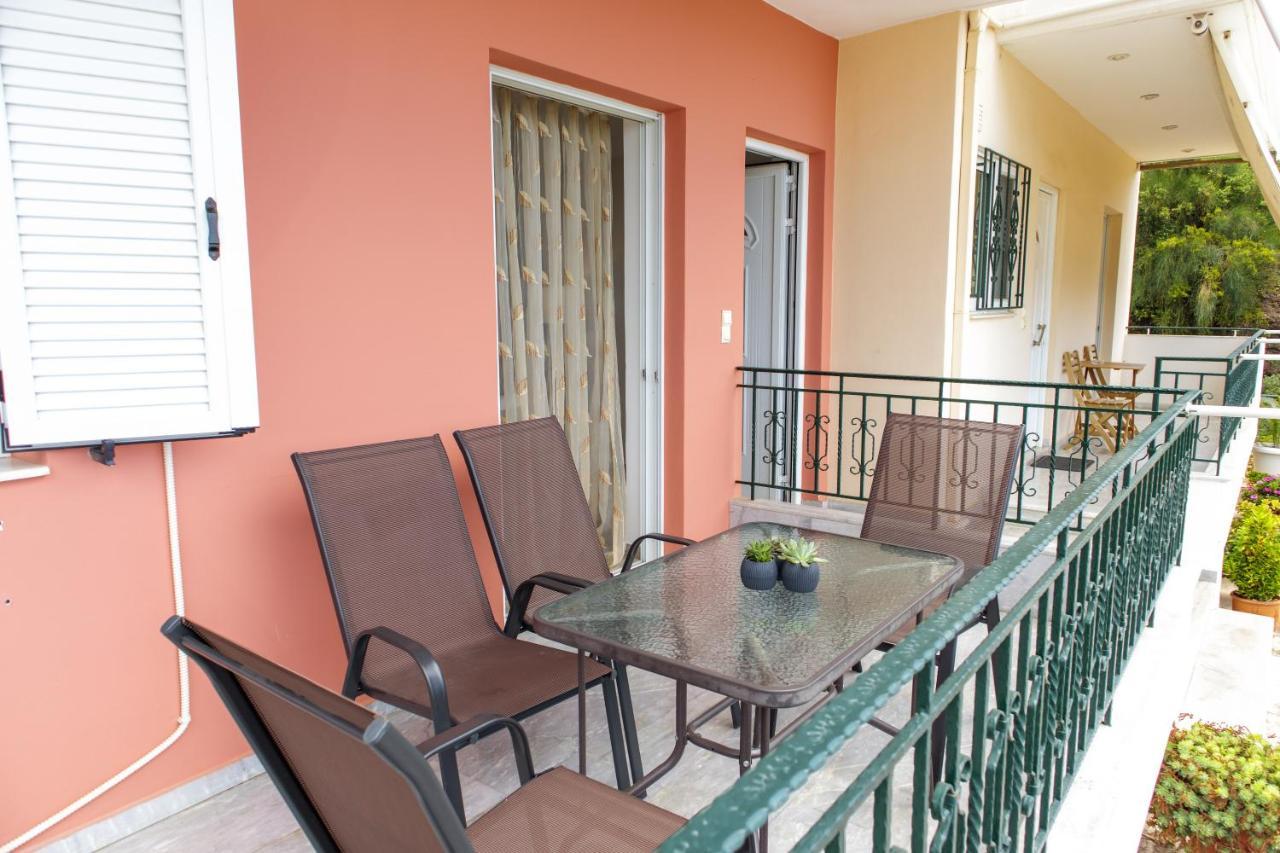 Almyros Aktis Seaview Apartment 칼라마타 외부 사진
